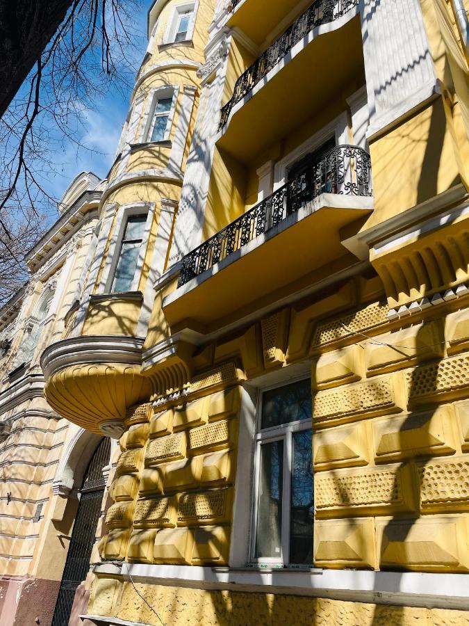 Hostel Garden St Одеса Екстериор снимка